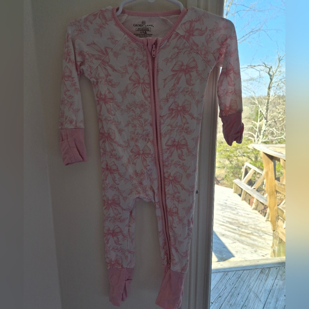 Caden Lane Pink and White Bow-Print Zippered Footie